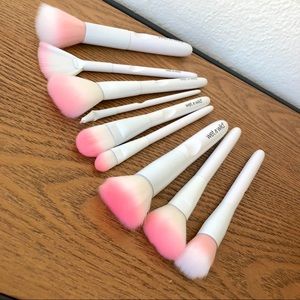 ❗️SOLD❗️Wet n wild brushes